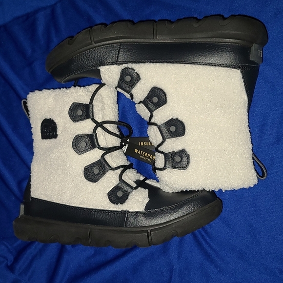Sorel Boots - Picture 3 of 17